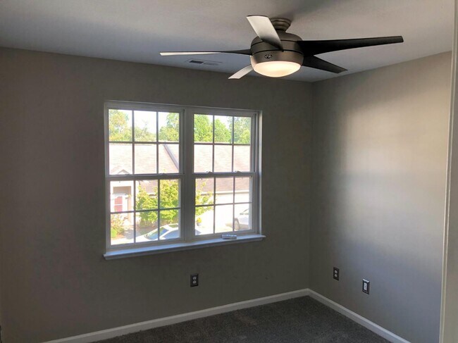 Building Photo - 71 Farington Cir