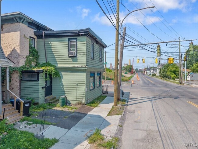 Building Photo - 600 Burnet Ave