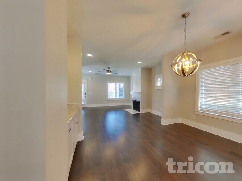 Building Photo - 1248 Hillwood Private Cove