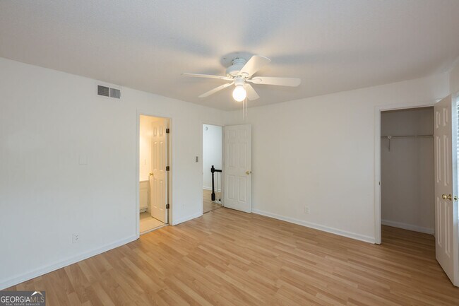 Building Photo - 9070 Cobbler Ct
