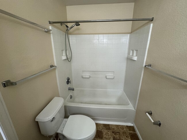 Building Photo - 2039 Creekridge Point