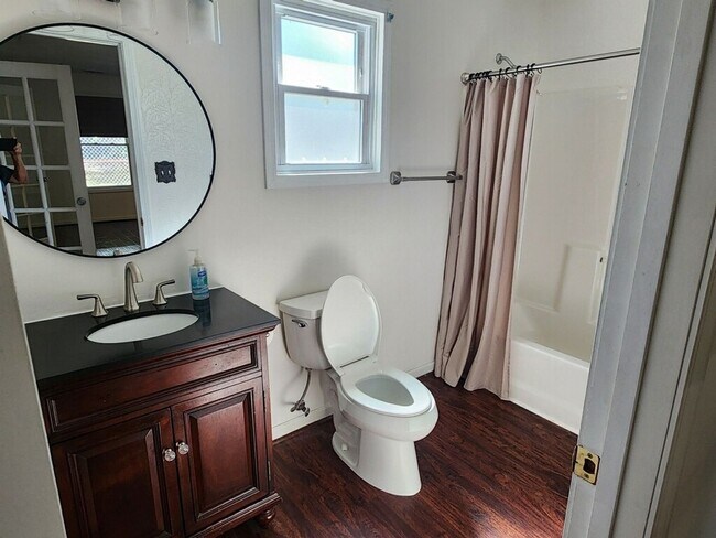 Building Photo - Charming 4BR House in Jeffersonville