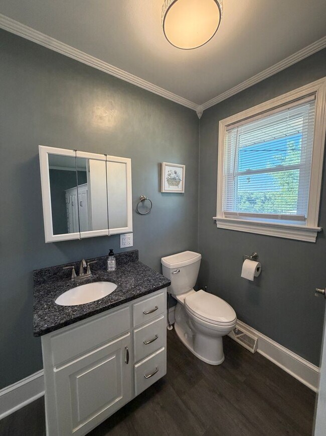 Building Photo - 2 Bed 2 Bath Home on Westover