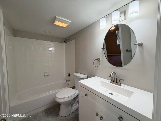 Building Photo - 3545 N Ride Dr
