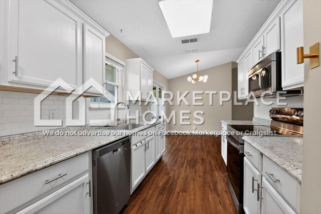 Building Photo - 114 Oak Ct