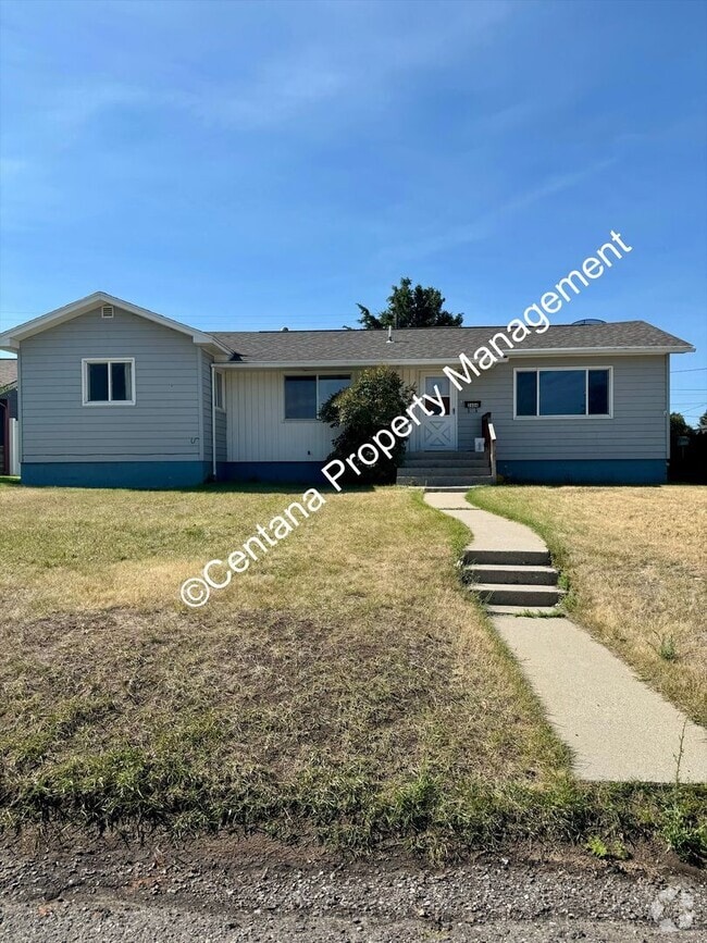 Building Photo - 2 Bedroom House on the Flats with a finish...