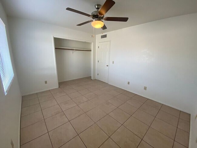 Building Photo - 5758 E 24th St