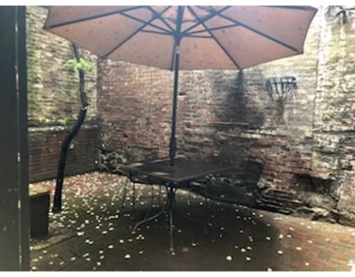 Building Photo - 100 Revere St