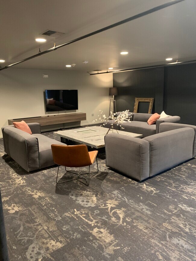 COMMON AREA - 1011 W 1st Ave