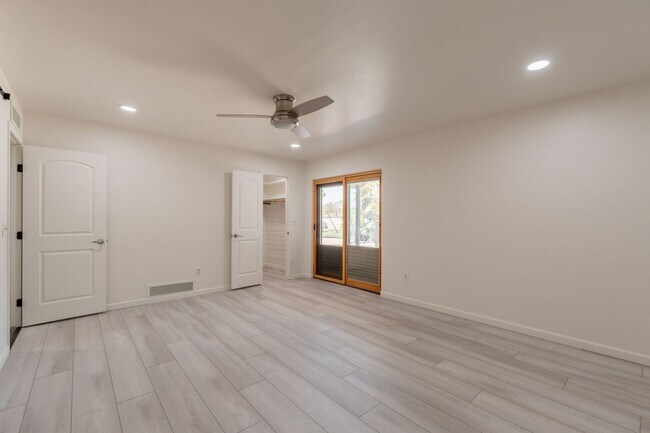 Building Photo - 3615 E Calle Alarcon