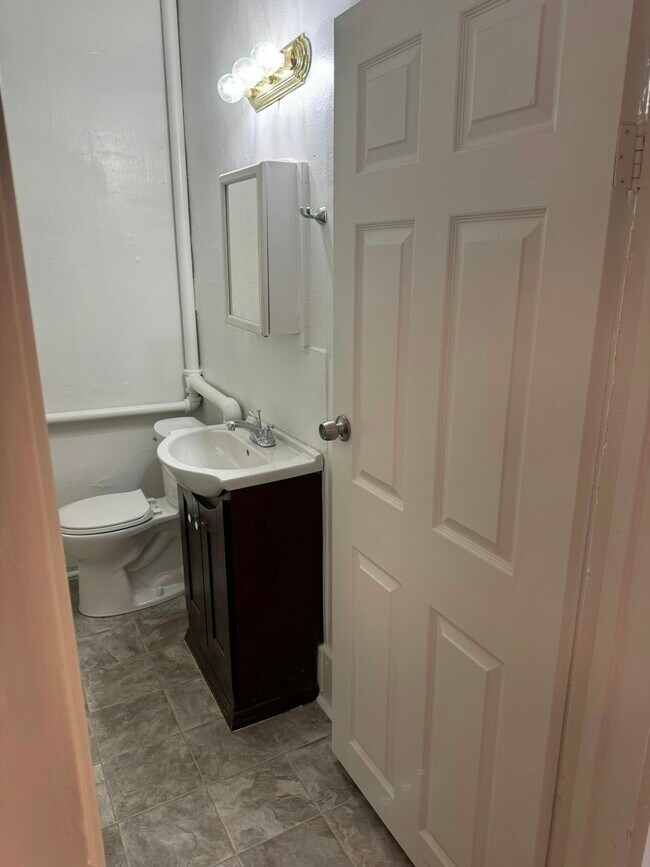 Building Photo - 2203 W Mallon Ave