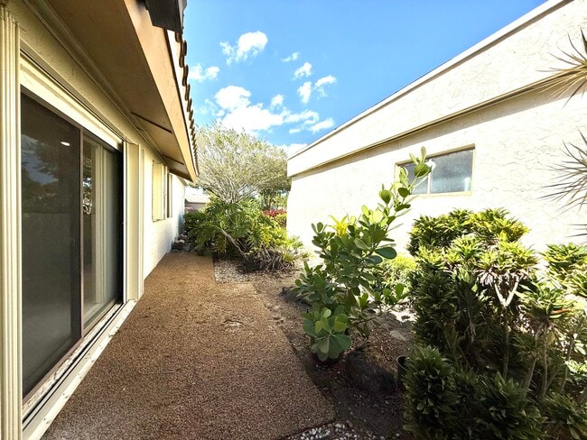 Building Photo - 5670 Piping Rock Dr