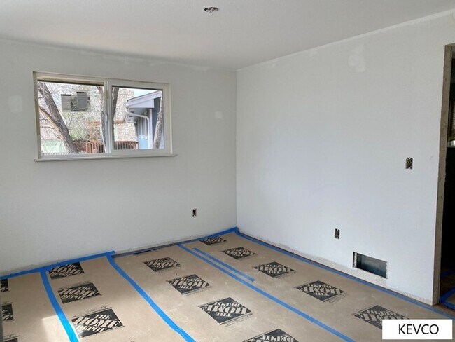 Building Photo - Lovely Renovated Home!