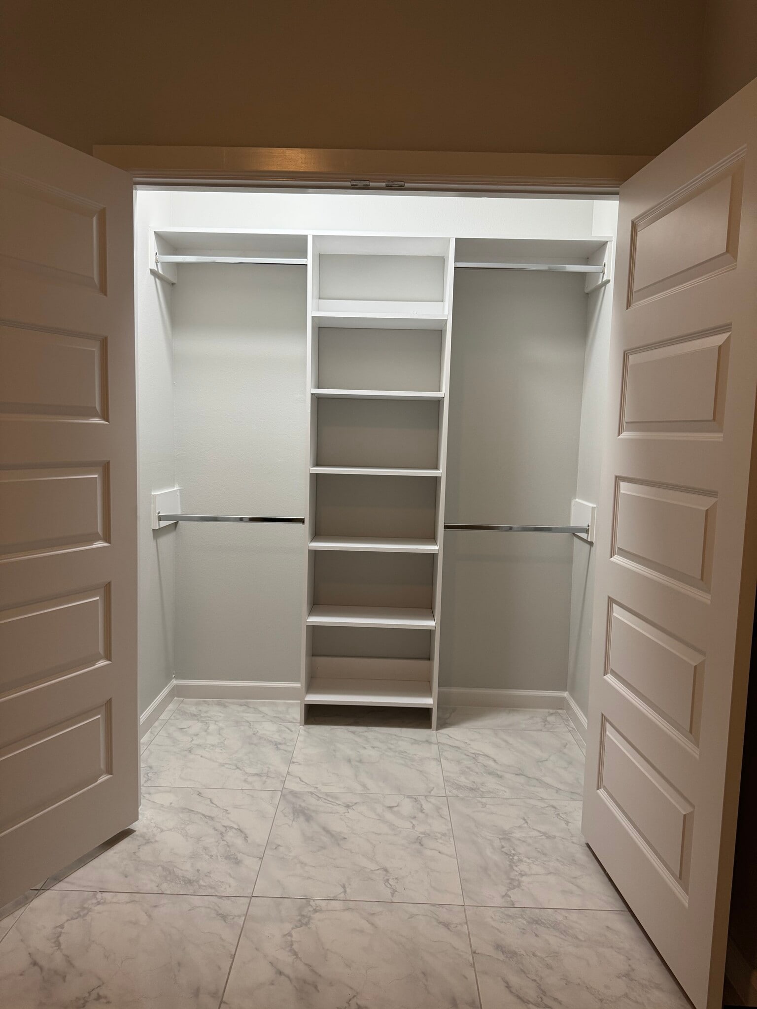 Building Photo - 703 Pedro St