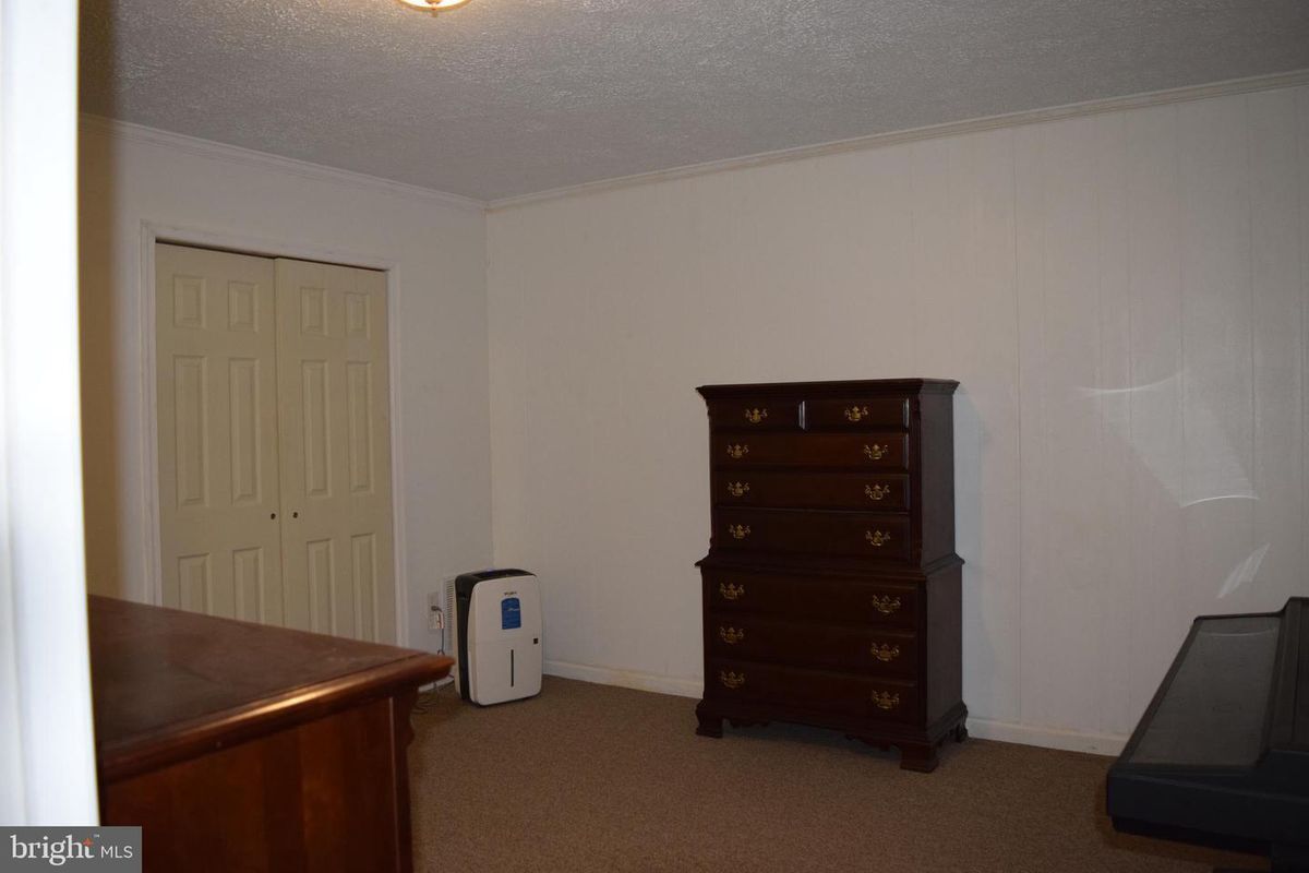 Building Photo - 7023 Kelly Rd