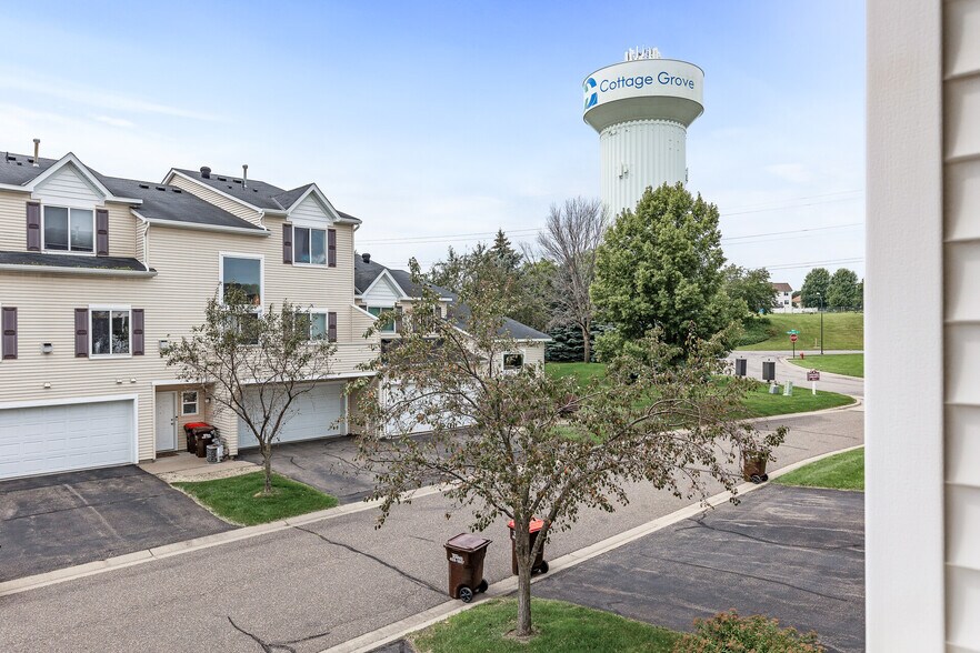 Building Photo - 6860 Meadow Grass Ln S