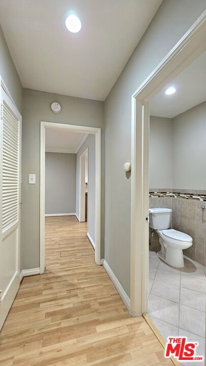 Building Photo - 1022 S Norton Ave