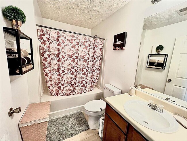 Building Photo - 8302 Fairington Village Dr