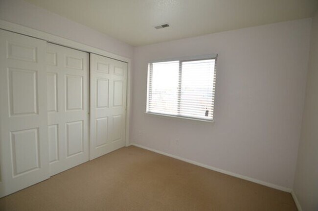 Building Photo - $500 OFF MOVE IN SPECIAL-  2BD/2BA with in unit washer/dryer