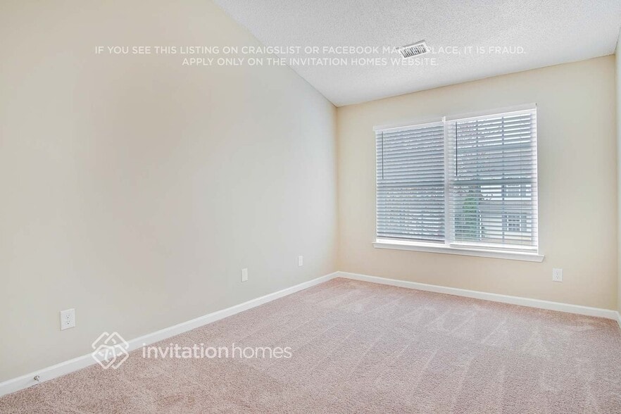 Building Photo - 408 Kendall Ln