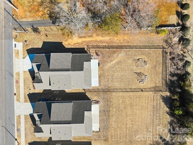 Building Photo - 6425 Cumberland Dr