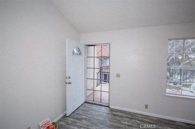 Building Photo - 29 Blue Oak