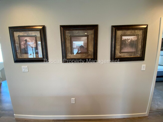 Building Photo - Nicely Furnished Townhome in Indian Hills