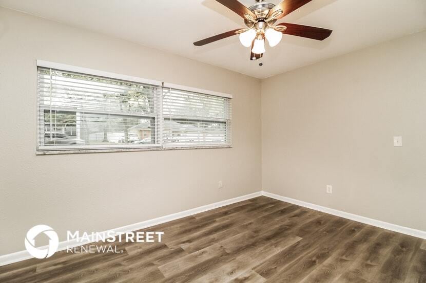 Building Photo - 701 Palm Springs Dr