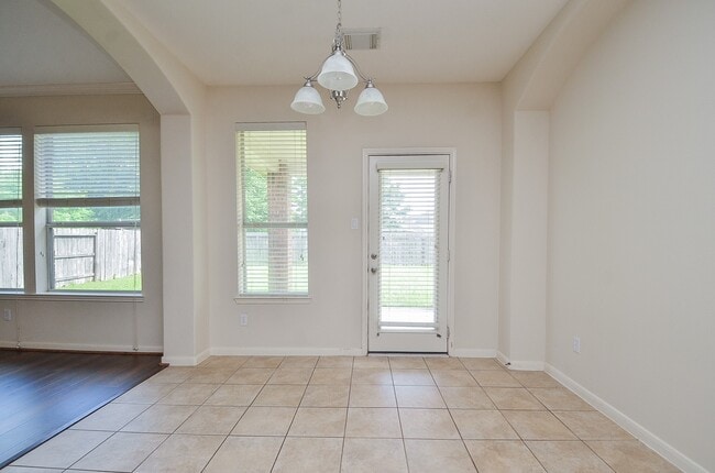 Building Photo - 5218 Lacey Oak Meadow Dr