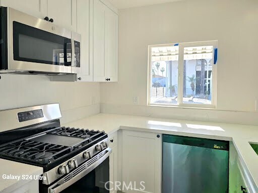 Building Photo - 1350 E 94th St