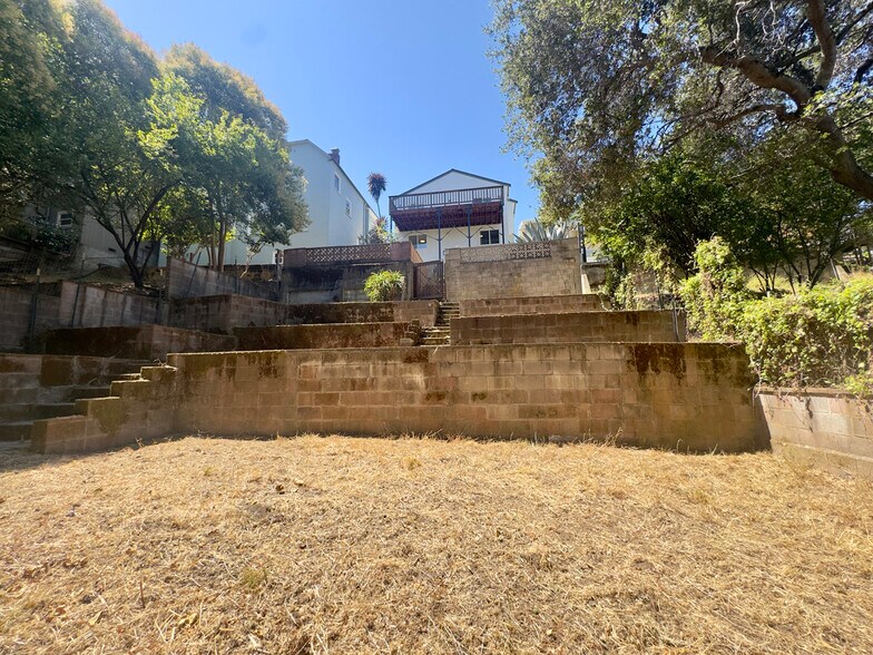 Building Photo - 914 Everett Ave