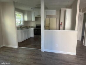 Building Photo - 11 Delsea Dr S