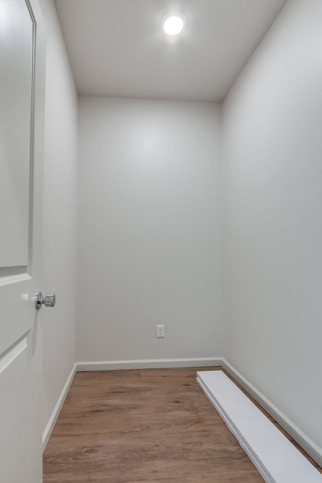 Building Photo - Urban living in Edmond