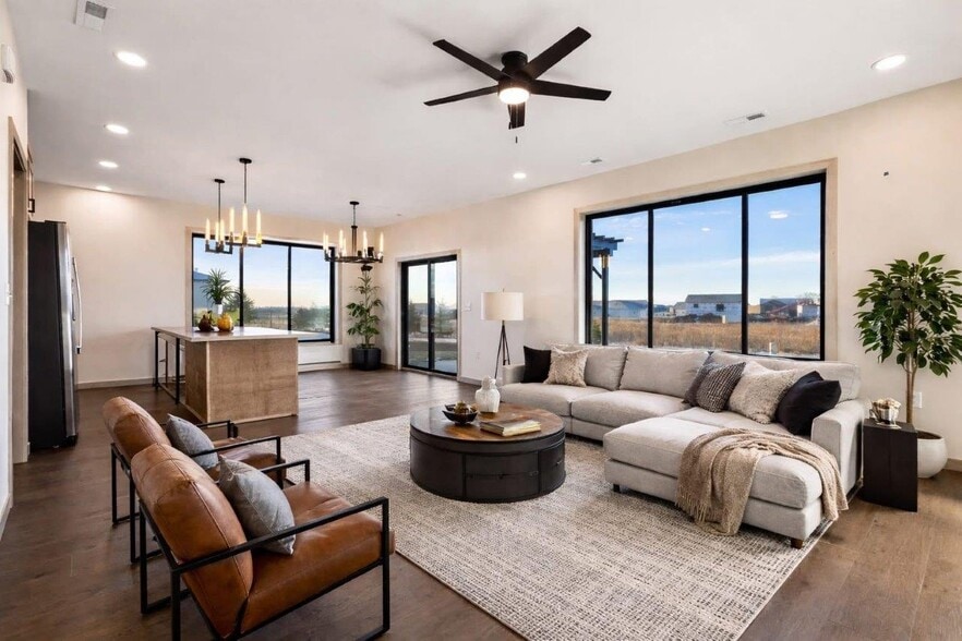 Building Photo - 2324 Sweetgrass Dr