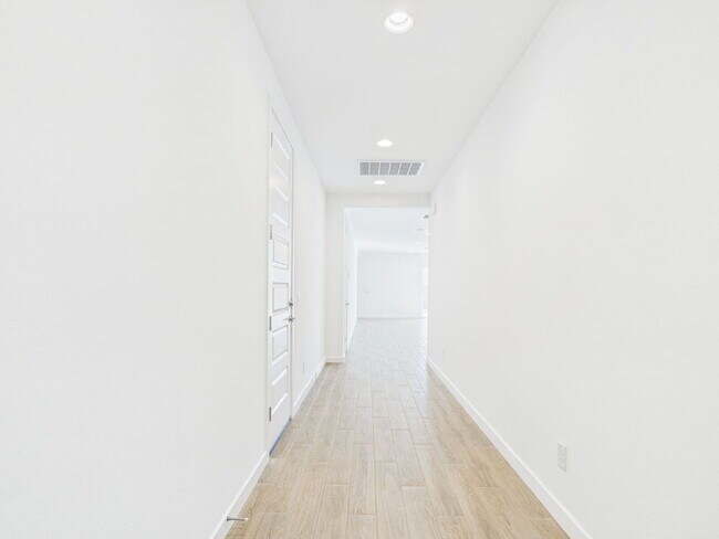 Building Photo - Brand new home with Casita