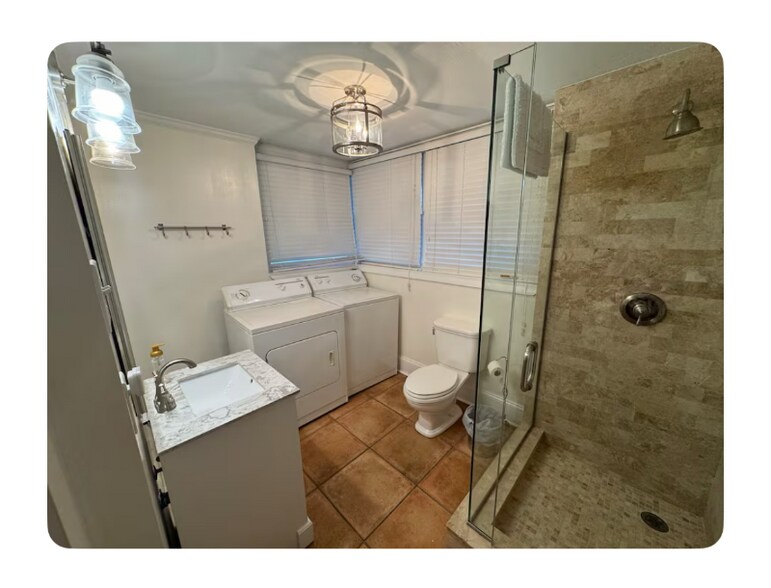 Building Photo - 800 Maxwell St