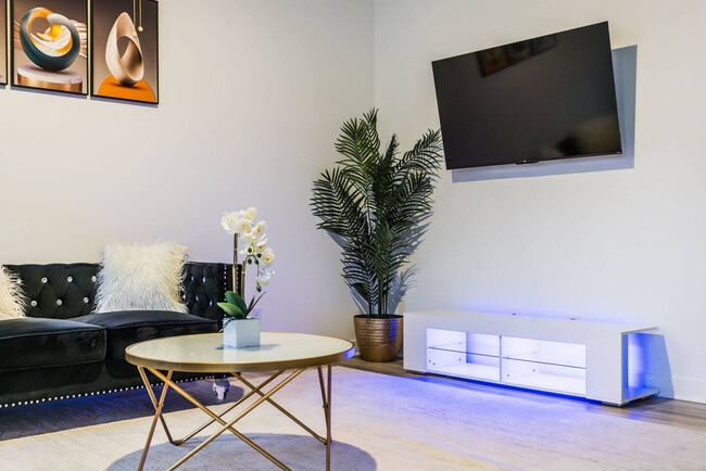 Building Photo - 17355 Wellburn Dr