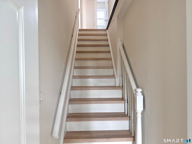 Building Photo - 194 High Ridge Ave