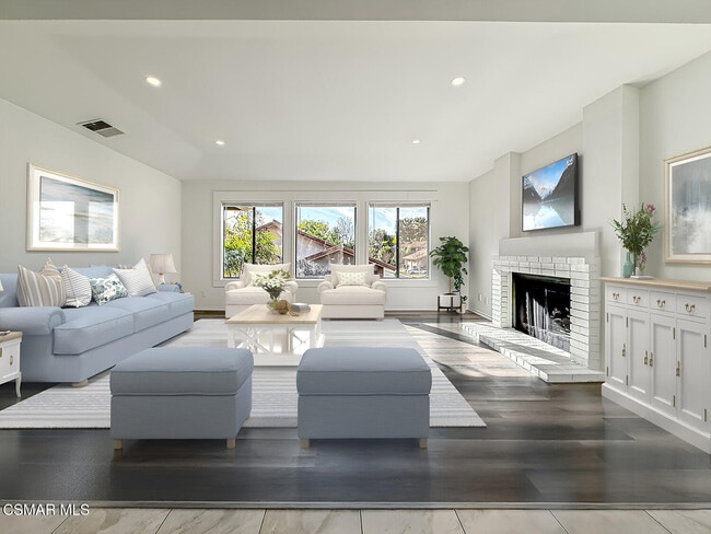 Building Photo - 655 Arroyo Oaks Dr