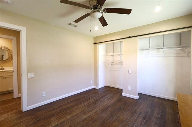 Building Photo - 1004 W Cayuga Dr