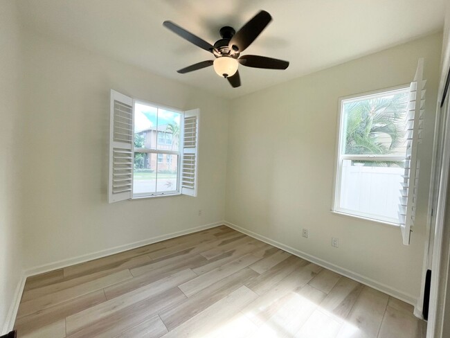 Building Photo - 4 Bd, 3 Ba w/ 3- Car Garage- Available Now in Hoakalei in Ka Makana