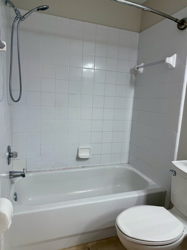 Building Photo - 2636 SW 35th Pl