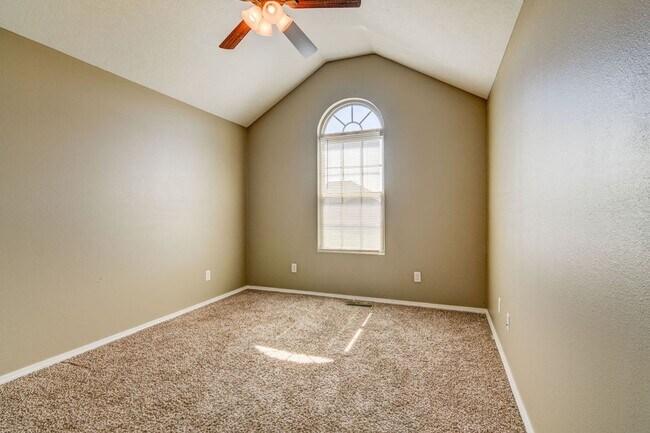 Building Photo - 3 Bedroom Home in South Springfield