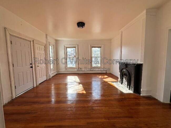 Building Photo - 16 Spaulding St