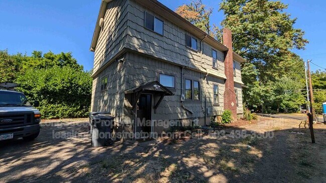 Building Photo - 622 NW 29th St