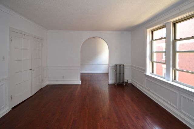 Building Photo - 547 W Surf St