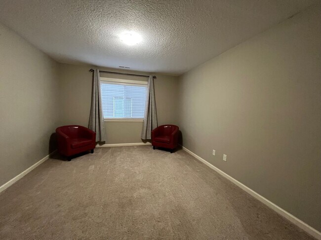 Building Photo - Beautiful Gresham 4 Bed, 2.5 Bath Home!