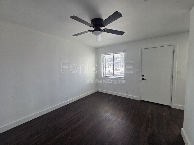 Building Photo - 377 N 4th Ave