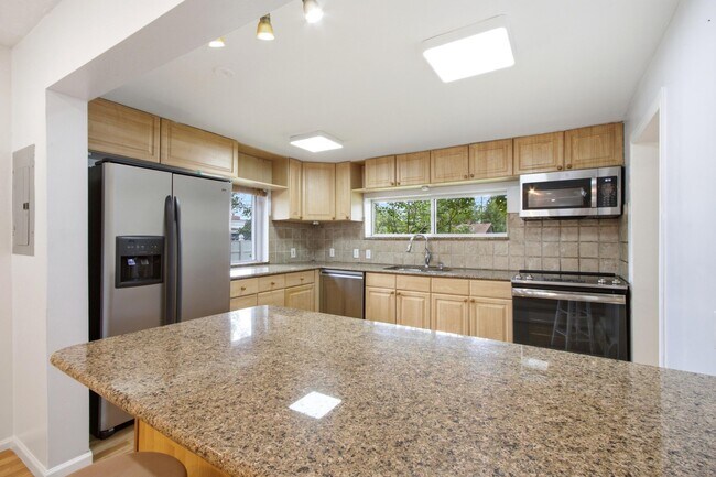 Building Photo - 8885 Cardwell St