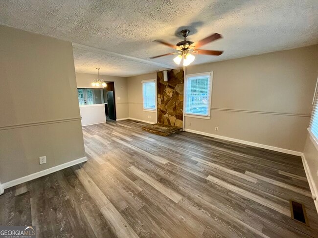 Building Photo - 5143 Pinecrest Dr SW